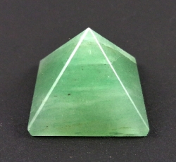 Avanturín zelený pyramida 23 - 27 mm