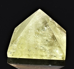 Citrín pyramida 50 - 52 mm