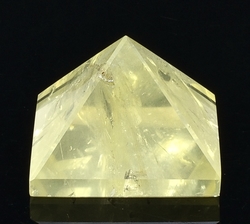 Citrín pyramida 30 - 31 mm