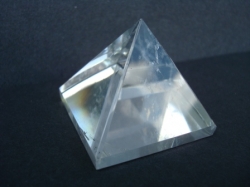 Křišťálová pyramida (20 - 25 mm)