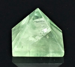 Fluoritová pyramida 23 - 30 mm