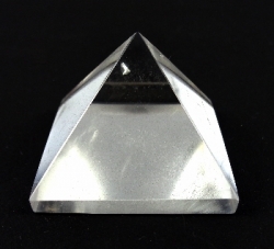 Křišťálová pyramida  33 - 38 mm