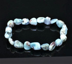 Larimar náramek z tromlovaných kamenů
