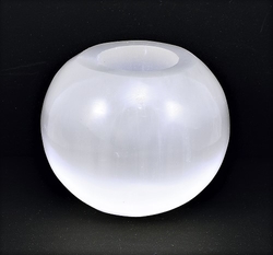 Selenit svícen koule leštěná (100mm)