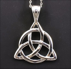 Triquetra přívěšek